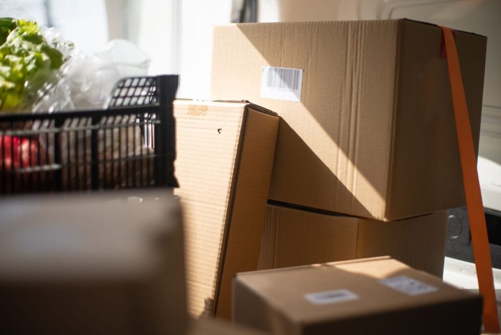 commercio al dettaglio italia: Grande distribuzione ed e-commerce ancora protagonisti